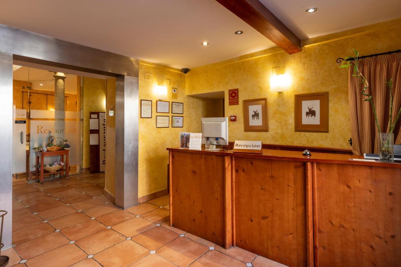 Hostal Restaurante Puerta Del Alcazar Ávila Dış mekan fotoğraf