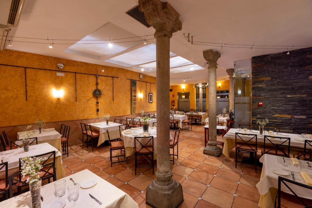 Hostal Restaurante Puerta Del Alcazar Ávila Dış mekan fotoğraf