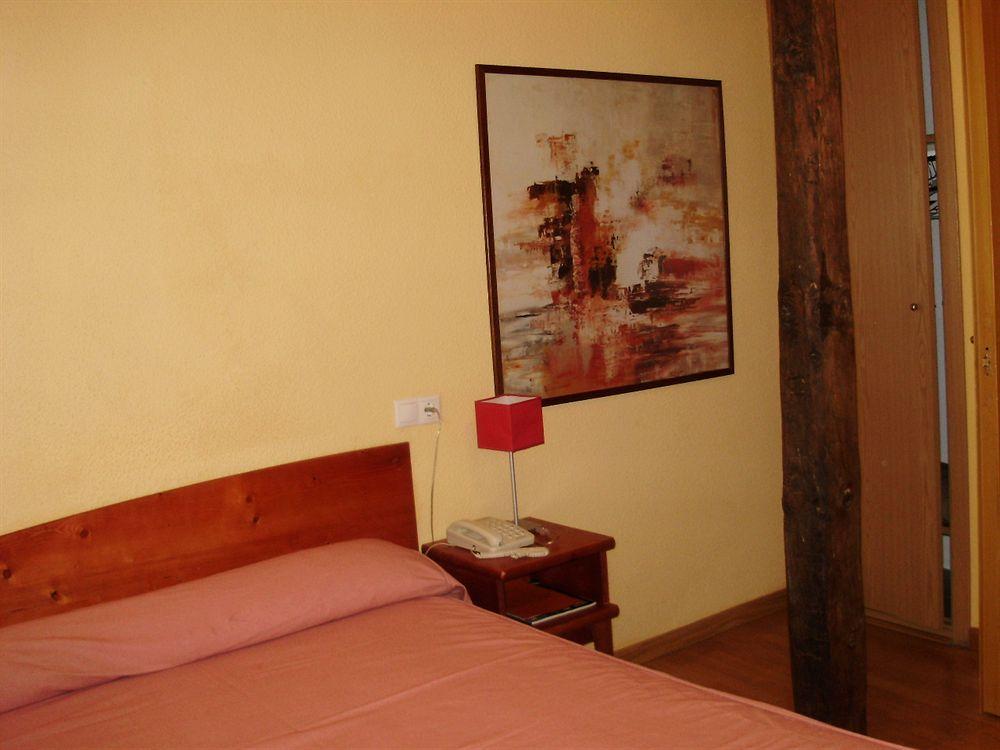 Hostal Restaurante Puerta Del Alcazar Ávila Dış mekan fotoğraf