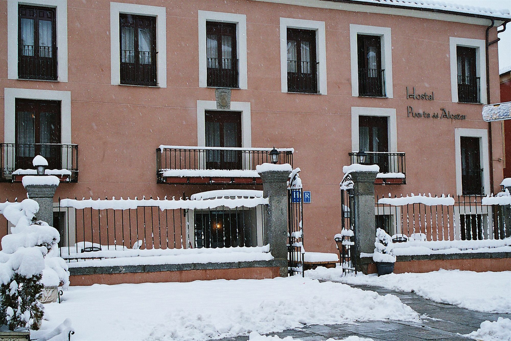 Hostal Restaurante Puerta Del Alcazar Ávila Dış mekan fotoğraf